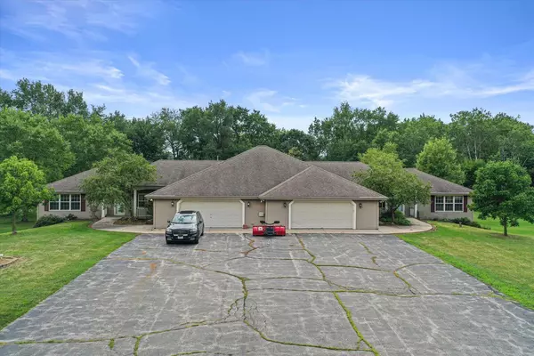 S31W28969 Sunset Dr, Genesee, WI 53189