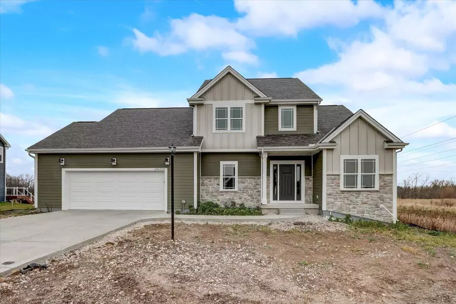 N50W19638 Tamarind Way, Menomonee Falls, WI 53051