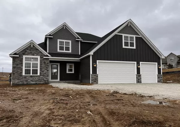 8439 93rd Ct, Pleasant Prairie, WI 53158
