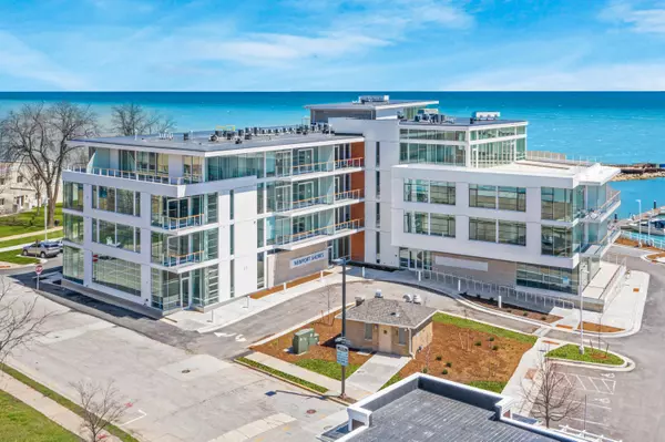 324 N Lake St Unit 403B, Port Washington, WI 53074