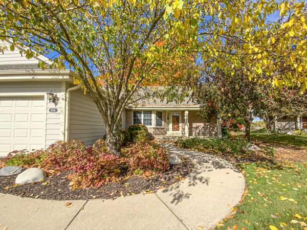 625 Chadburn Ct Unit B, Brookfield, WI 53045