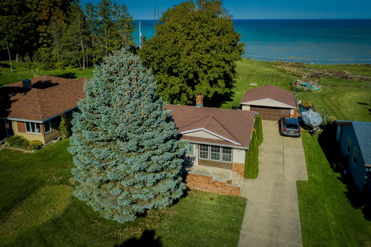 Caledonia, WI 53402,7117 Lakeshore Dr