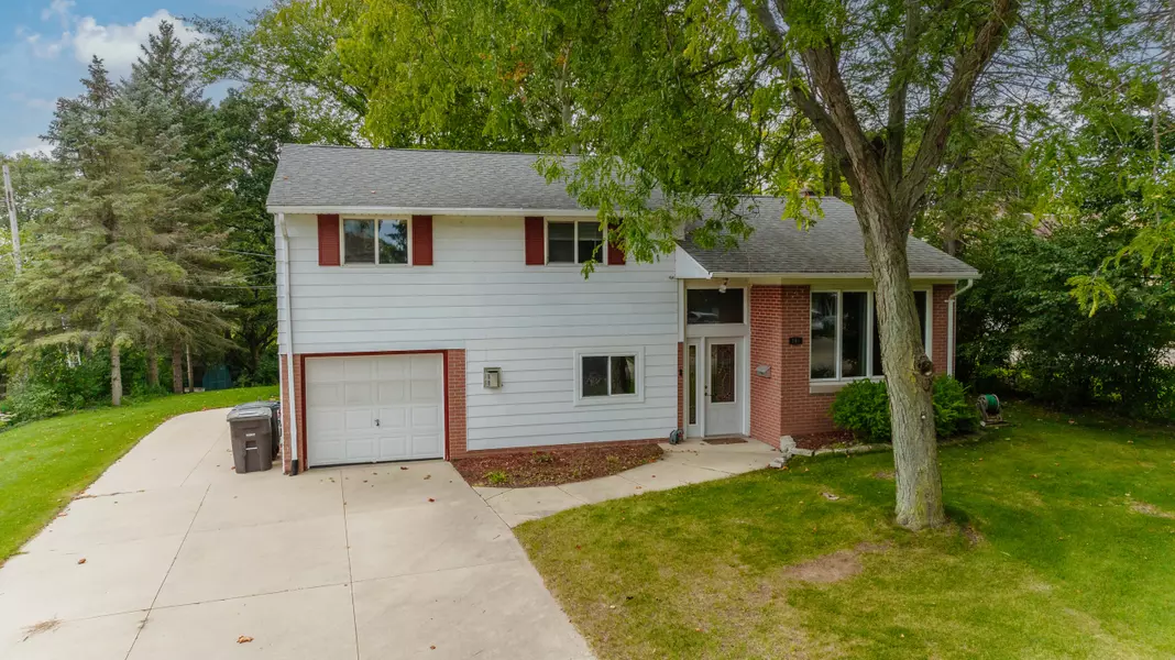 206 Franklin St, Waterford, WI 53185