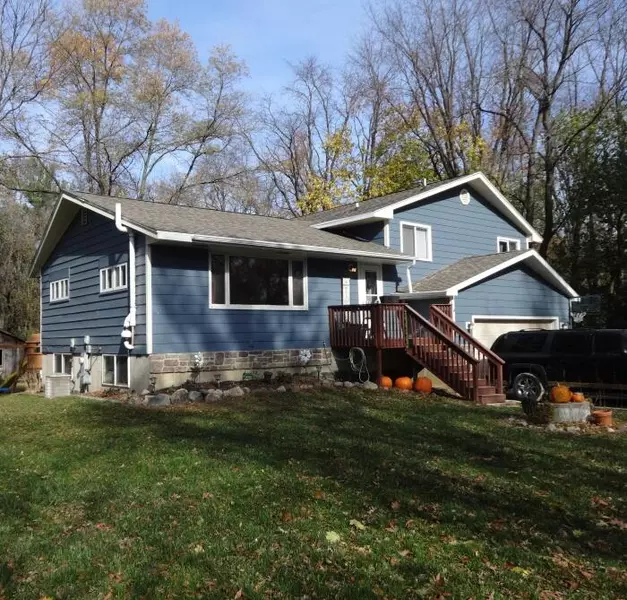 N5564 Park Dr, Sugar Creek, WI 53121