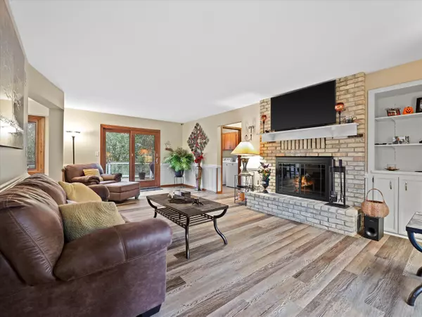 Waukesha, WI 53188,812 Knollwood Ct