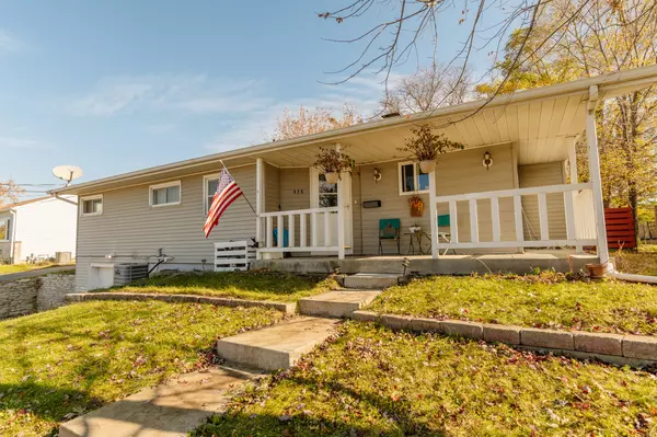 438 West Ave, Pewaukee, WI 53072