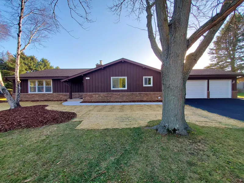 N6073 Spruce Dr, Lafayette, WI 53121