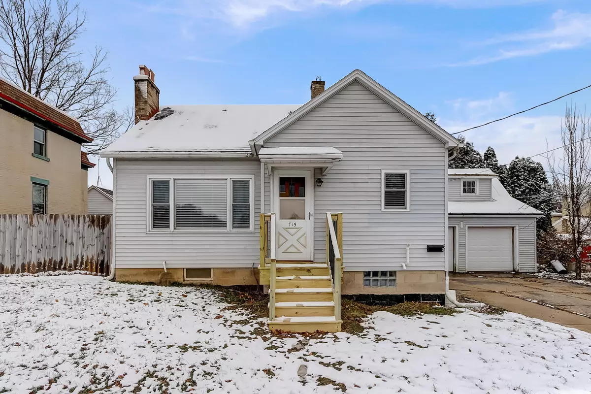 Watertown, WI 53094,715 Market St