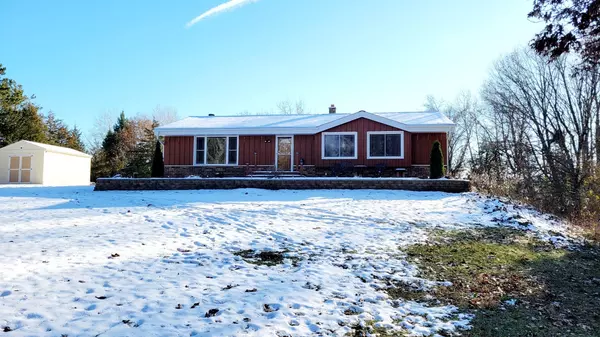 S35W38187 Dolmar Park Rd, Ottawa, WI 53118