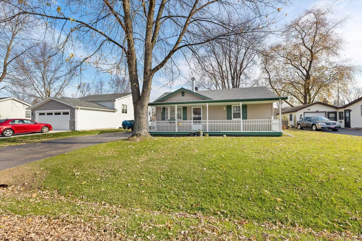 Pleasant Prairie, WI 53158,11305 10th Ave