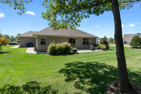 Oak Creek, WI 53154,3880 E Green Meadows Ct