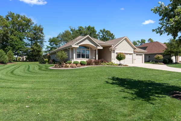 Oak Creek, WI 53154,3880 E Green Meadows Ct