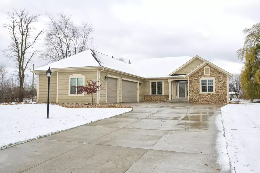 W185S9087 Cardinal Dr, Muskego, WI 53150