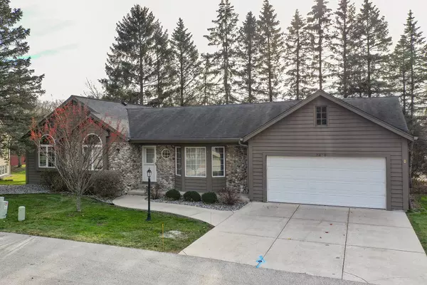 Greenfield, WI 53228,3878 S Oakridge Ct