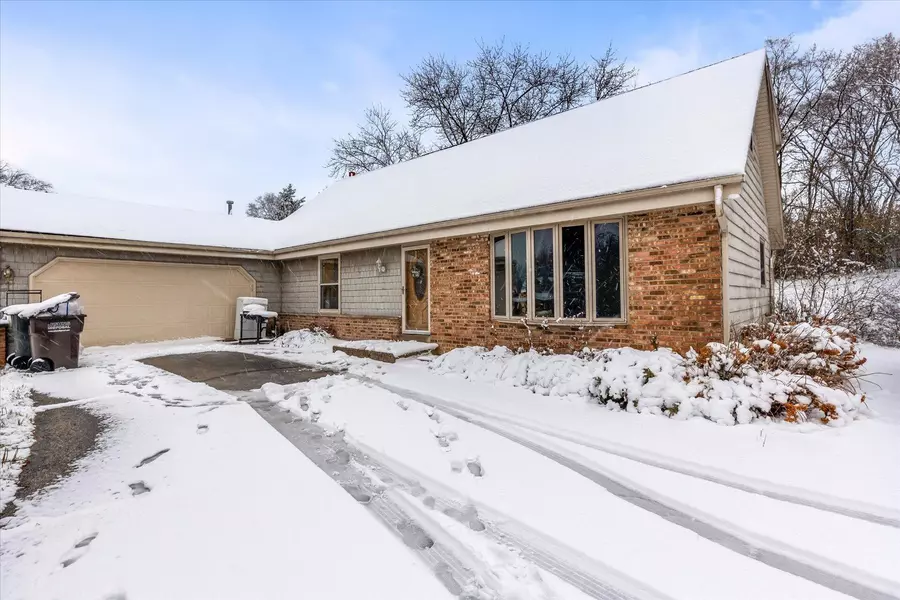 S78W32668 Squire Ct, Mukwonago, WI 53149