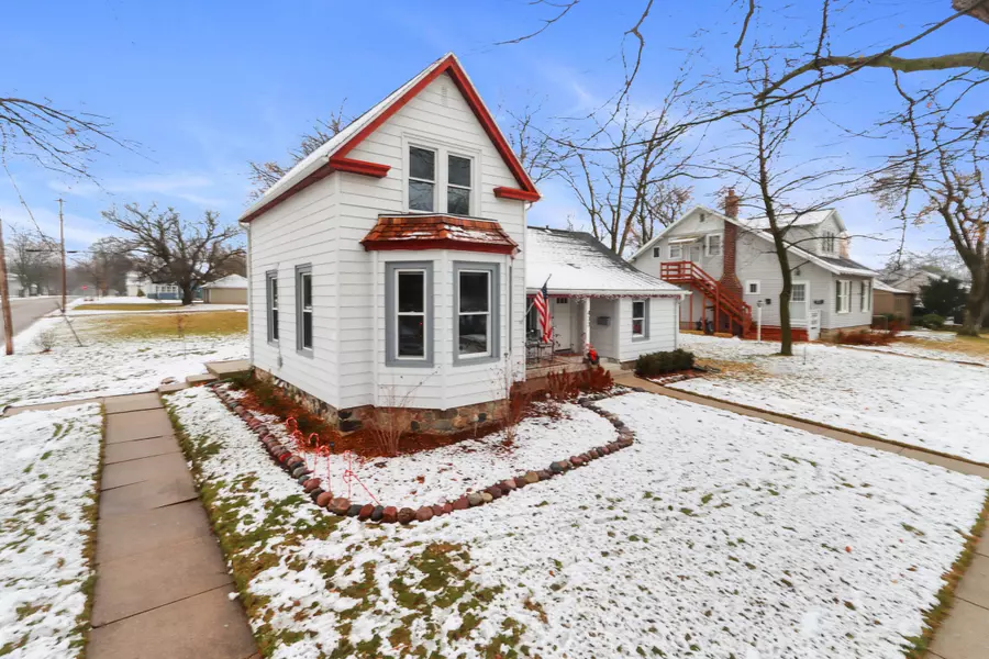 433 Water St, Lake Geneva, WI 53147