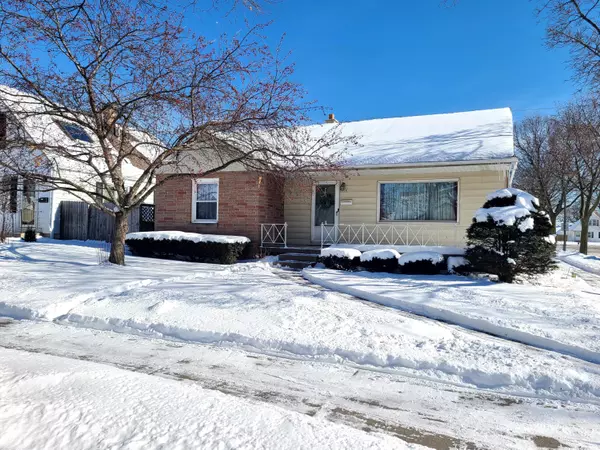 3828 S 20th Pl, Milwaukee, WI 53221