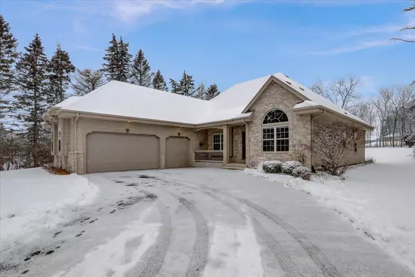 W130N6375 River Dr, Menomonee Falls, WI 53051