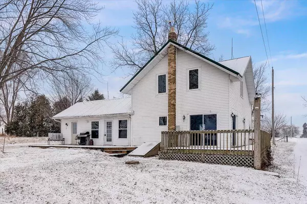 N7097 Nielson Ln, Milford, WI 53038