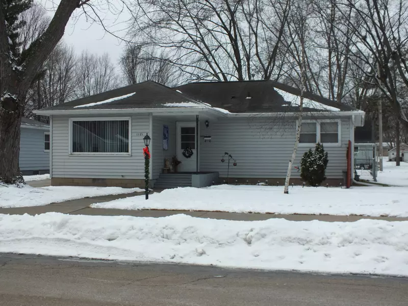 1121 S Smalley St, Shawano, WI 54166