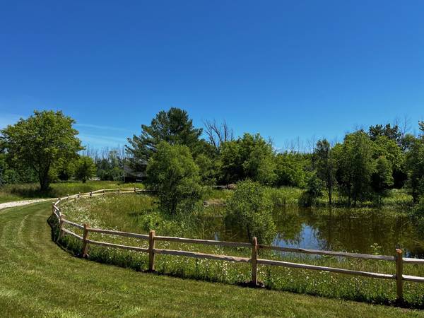 Lt4 Double Tree Ln, Grafton, WI 53024