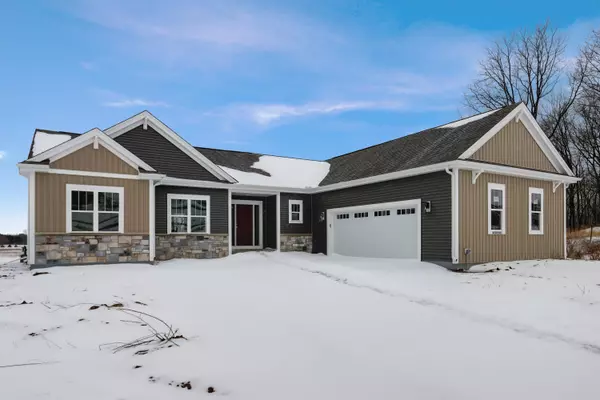 N76W25365 Highland Dr, Lisbon, WI 53089