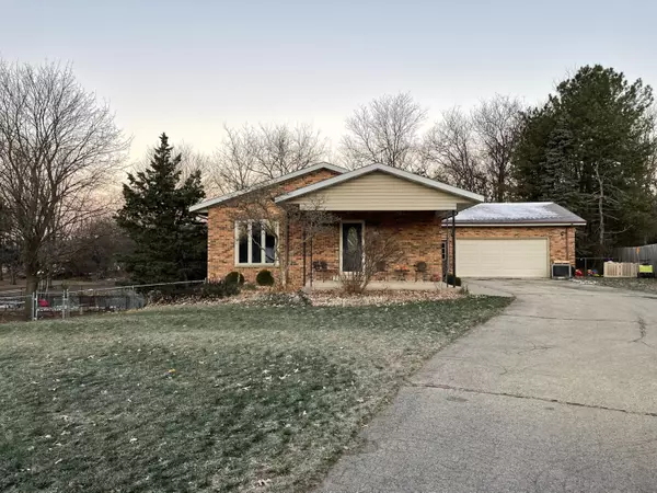 403 Elkhorn Rd, Eagle, WI 53119