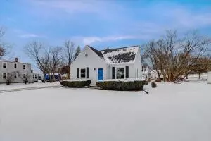 1205 Lois Ave, Brookfield, WI 53045