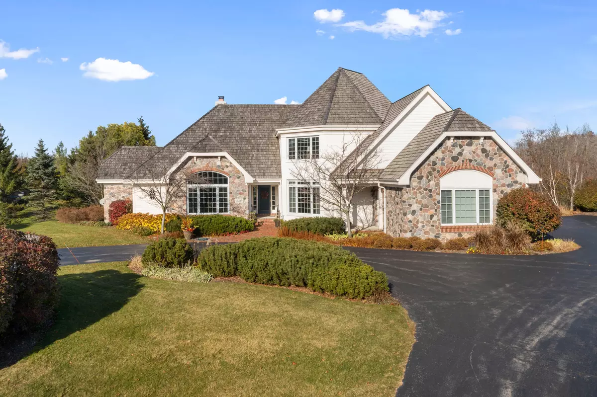 Mequon, WI 53092,4020 W Canterbury Ct