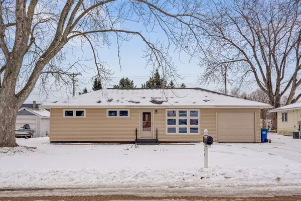 2520 1st Ave E, Campbell, WI 54603