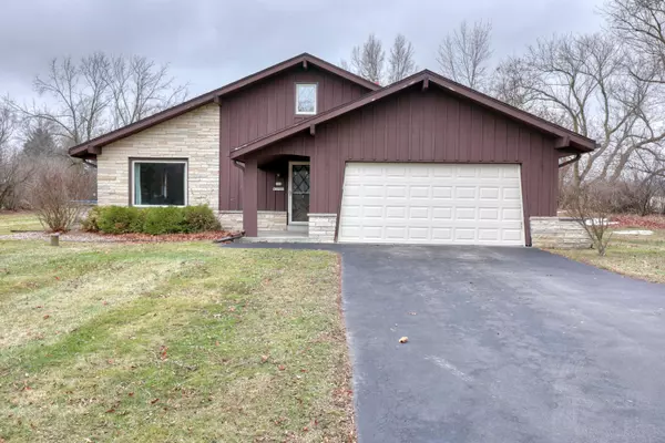 N68W25989 Brighton Dr, Lisbon, WI 53089