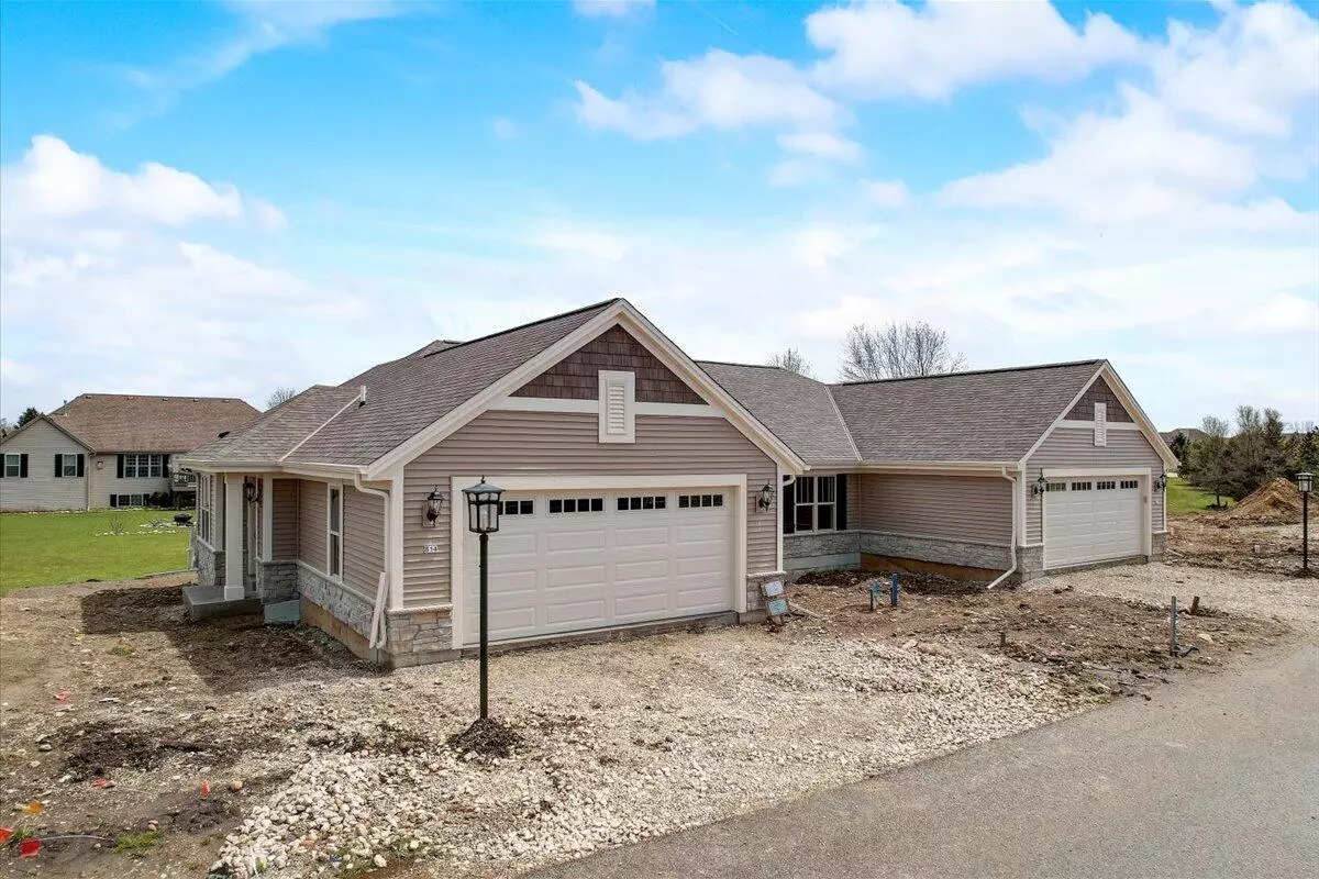 Eagle, WI 53119,814 Margo Cir Unit 1201