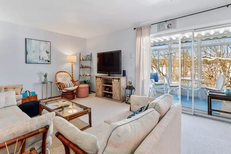 352 County Road B Unit 8, Fontana, WI 53125