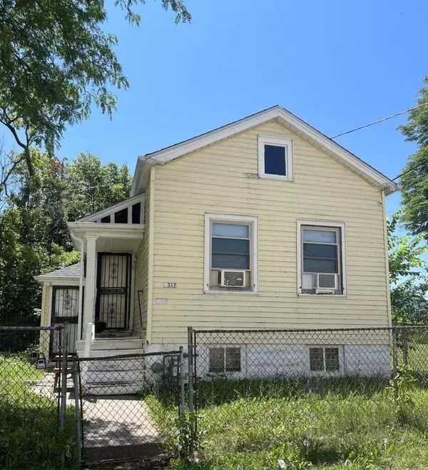 317 W Ring St, Milwaukee, WI 53212