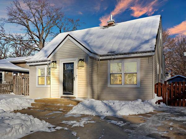 12011 254th Ave, Salem Lakes, WI 53179