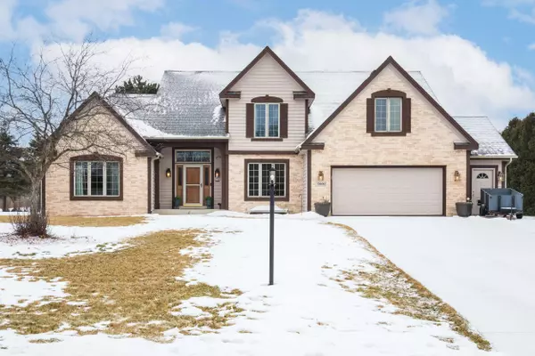 13600 W Eagle Trce, New Berlin, WI 53151