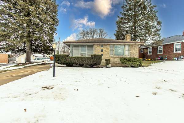 3931 Wilson Rd, Kenosha, WI 53142