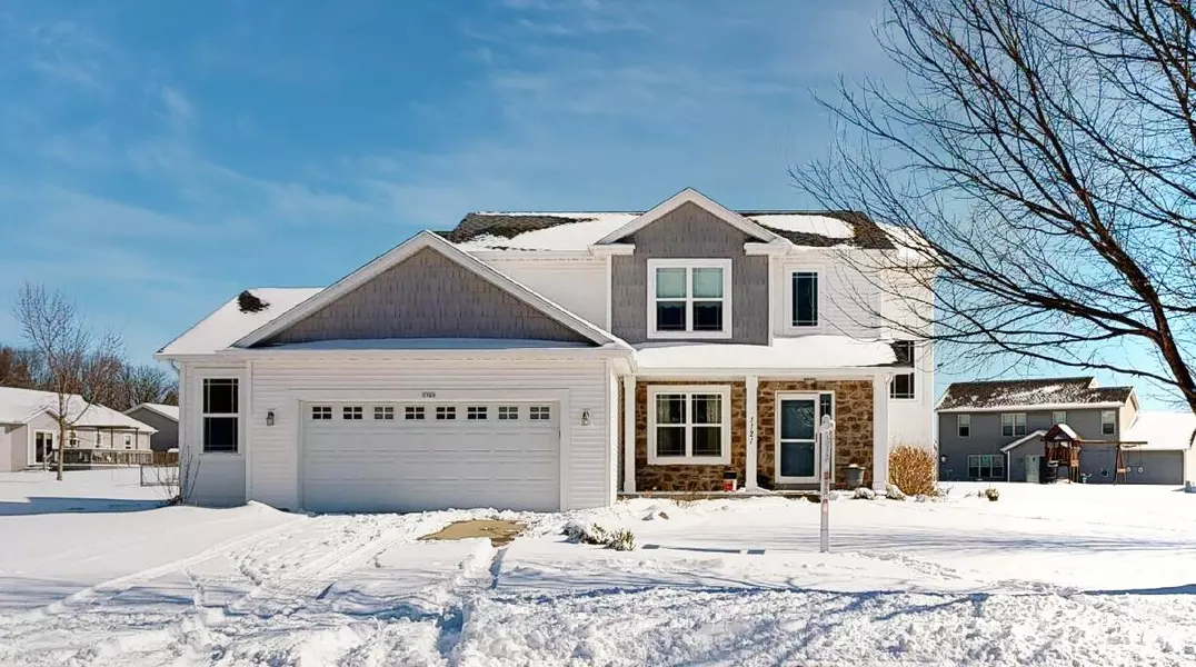 1121 Hickory Ln, Johnson Creek, WI 53094