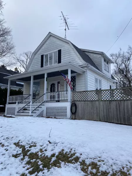 132 Leavens Ave, Sheboygan Falls, WI 53085