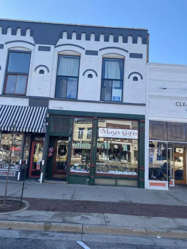 Lake Geneva, WI 53147,738 W Main St