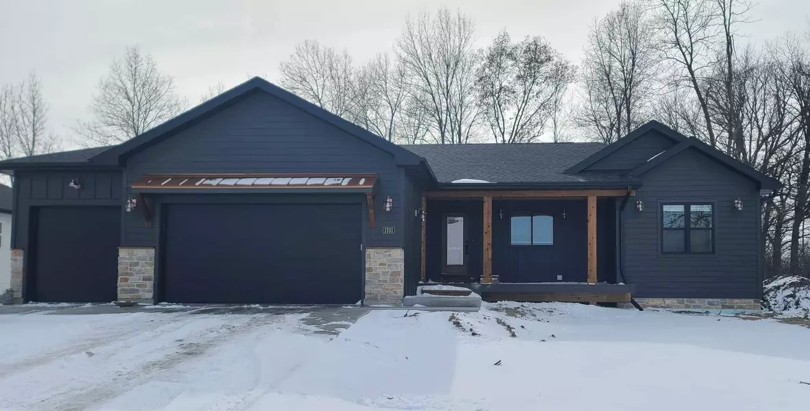 1701 Montclair Pl, Fort Atkinson, WI 53538