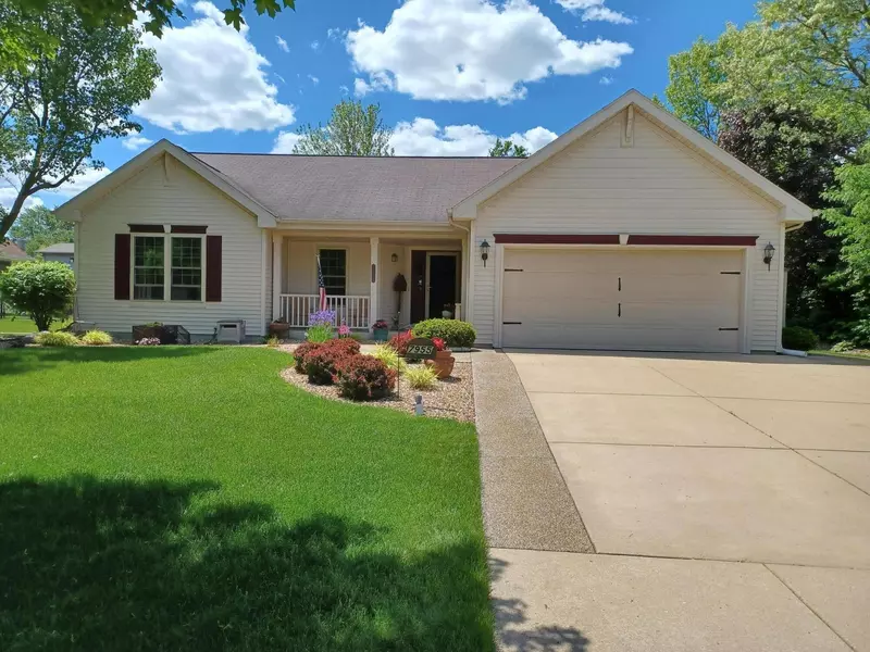 7955 S 55th St, Franklin, WI 53132