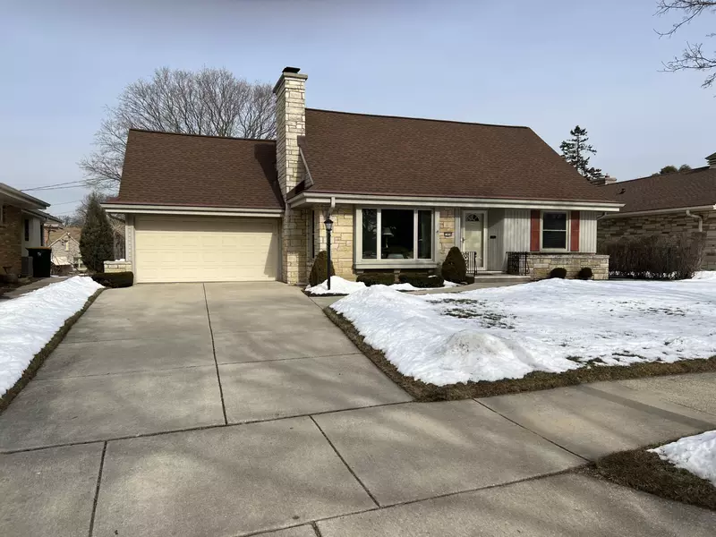 7404 Portland Ave, Wauwatosa, WI 53213