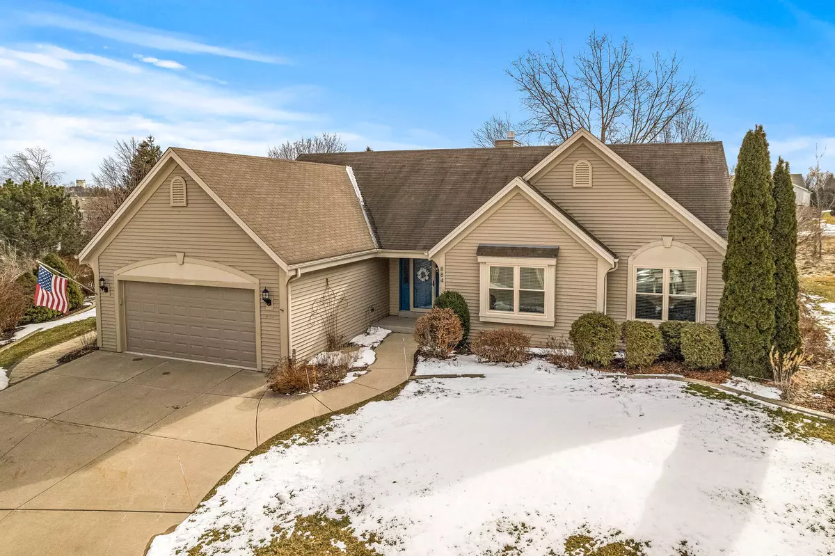 Pewaukee, WI 53072,884 Joshua Ct