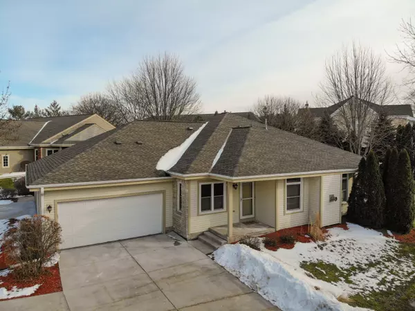 2715 Sandra Ln, Waukesha, WI 53188