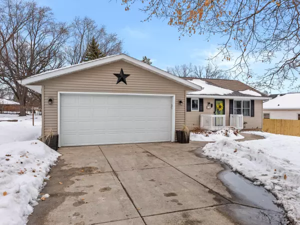 151 Beaupre St, Allouez, WI 54301