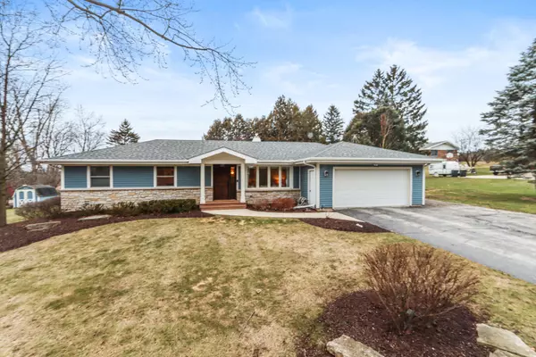 N3207 Highland Dr, Geneva, WI 53147