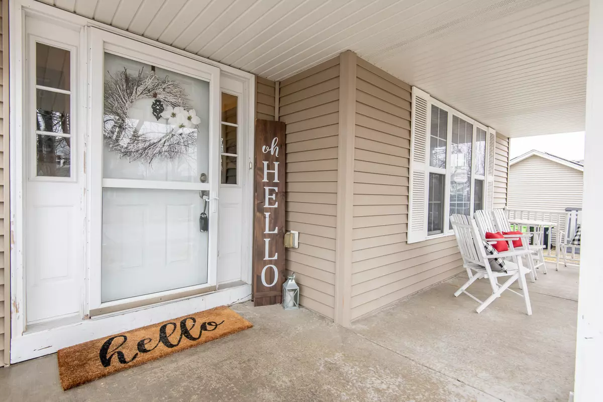 Hartford, WI 53027,1719 Redtail Dr