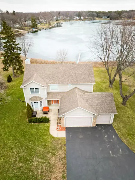 12233 Rock Lake Rd, Salem Lakes, WI 53179