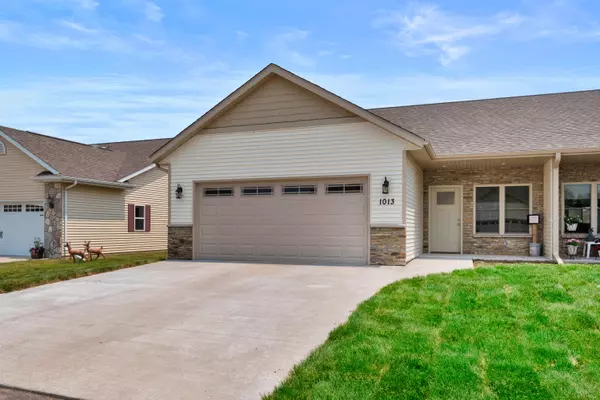 1013 Covington Dr Unit 1, Sheboygan Falls, WI 53085